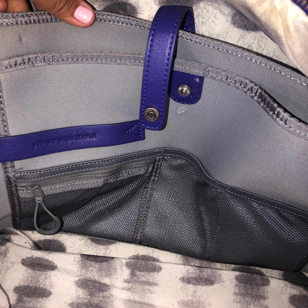 Lululemon Duffle - Picture 4 of 8